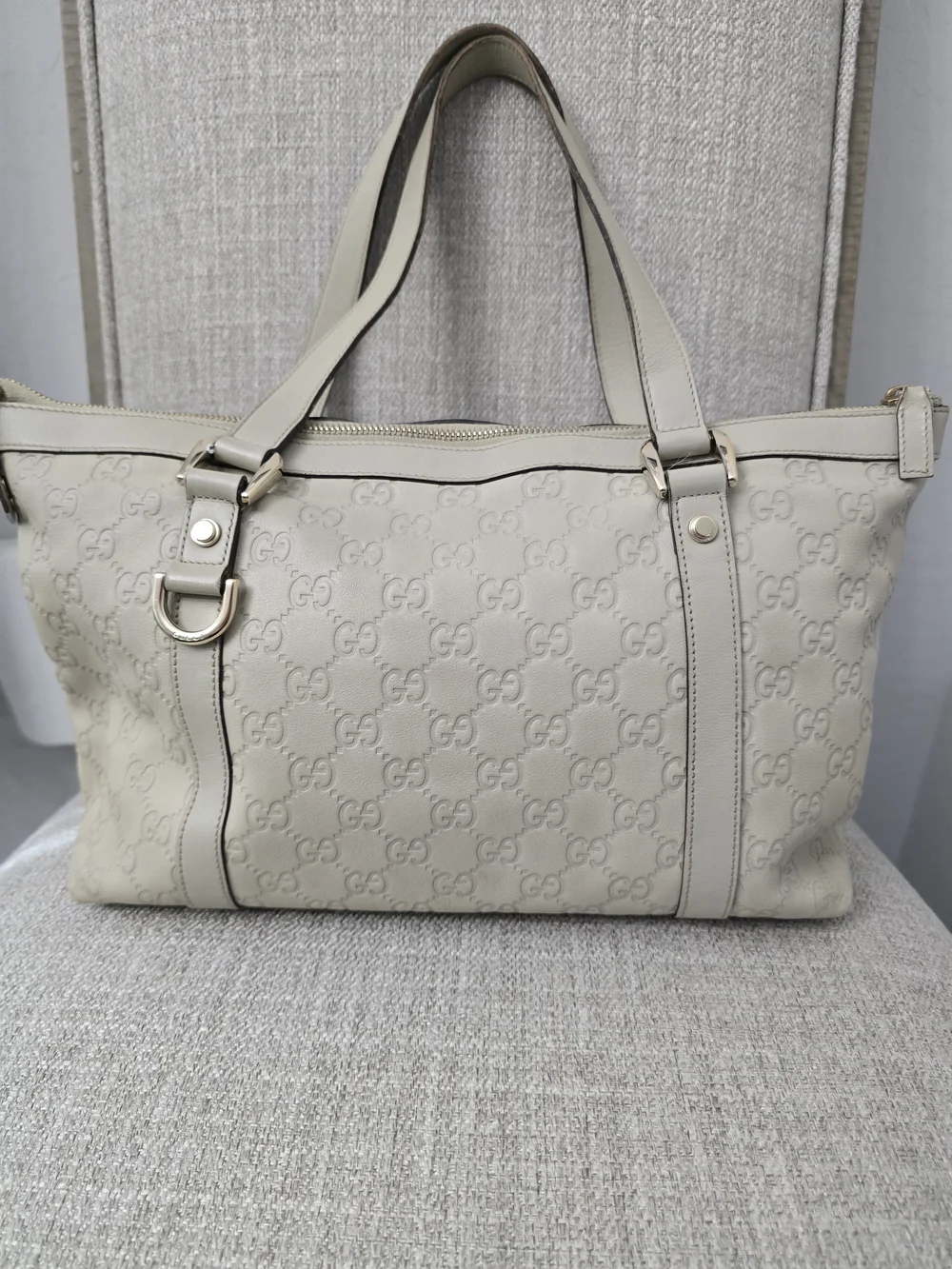 100% Authentic Gucci Cream Guccissima Leather Abbey D-Ring Tote - Picture 2 of 16